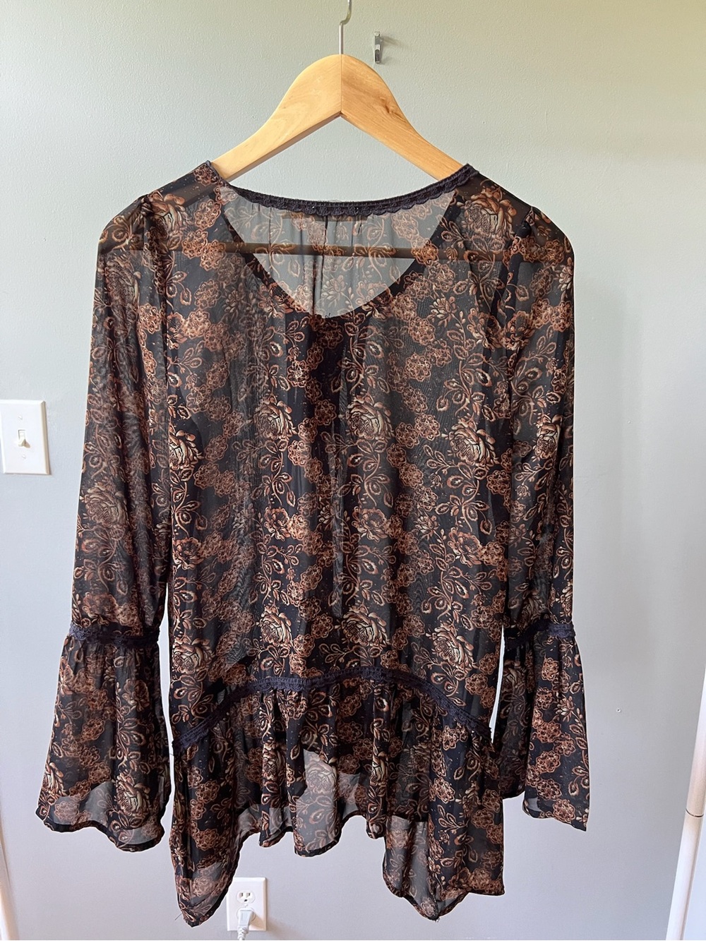 Blu Pepper Sheer Paisley Ruffle-Hem boho Blouse